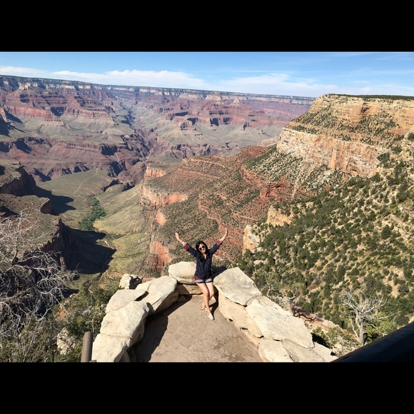 Meet your Posher, Sherlly - Picture 2 of 4